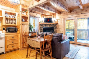 Quaint & Secluded near Dollywood with BBQ&HOT TUB